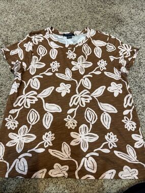 Sanctuary Brown Short Sleeve Tee with White Floral Print